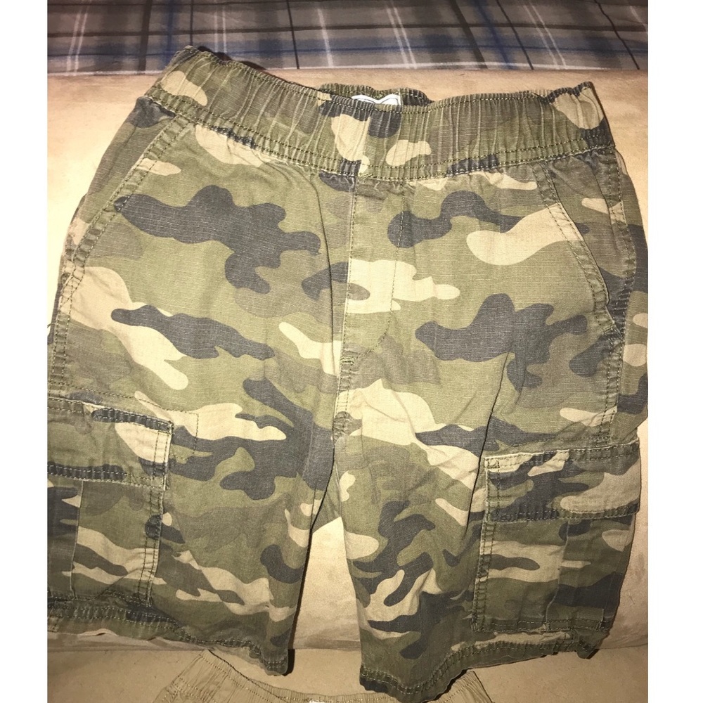 TCP sz 10 boys camo shorts